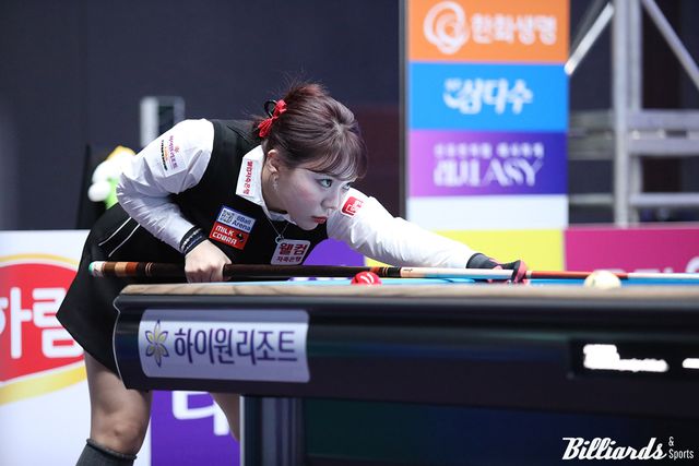 김예은(웰컴저축은행)은 애버리지 1.190으로 김보름을 꺾고 32강에 진출했다.