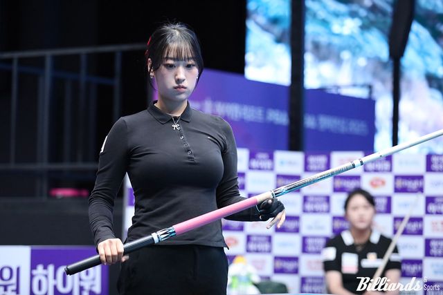 장가연은 위기마다 뱅크 샷으로 승부를 풀어가며 김민아의 추격을 따돌렸다.