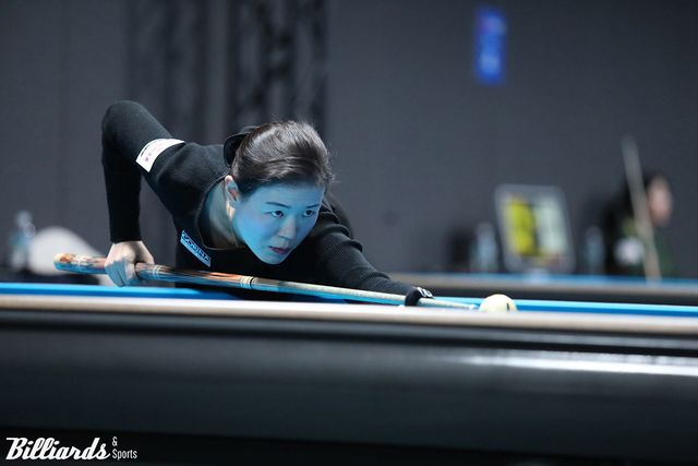 김보미에게 패하며 32강에서 탈락한 이지연1.