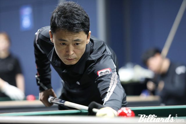 세미 사이그너를 세트스코어 0-3으로 꺾고 시즌 두 번째 64강 진출에 성공한 문성원.