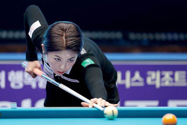 김가영(하나카드)이 7차 투어 하이원리조트 LPBA 챔피언십 32강전에서 정수빈(NH농협카드)에게 져 탈락하는 이변이 일어났다.&nbsp; 사진=PBA 제공