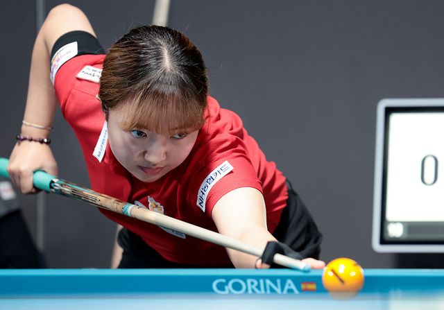 히다 오리에(SK렌터카)를 꺾고 16강에 진출한 황민지.