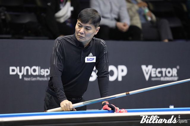 박춘우는 황봉주에게 1점 차 역전패를 당해 조 1위 자리를 빼앗겼다.