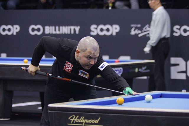 비롤 우이마즈(튀르키예)는 첫 경기에서 애버리지 2.692를 기록하며 좋은 컨디션을 보였으나, 김건윤에게 져 탈락했다.