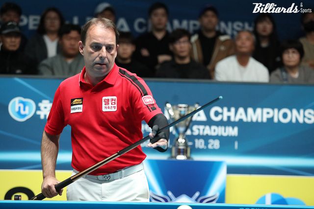 다니엘 산체스(웰컴저축은행)는 장남국을 3-0으로 꺾고 32강에 진출했다.