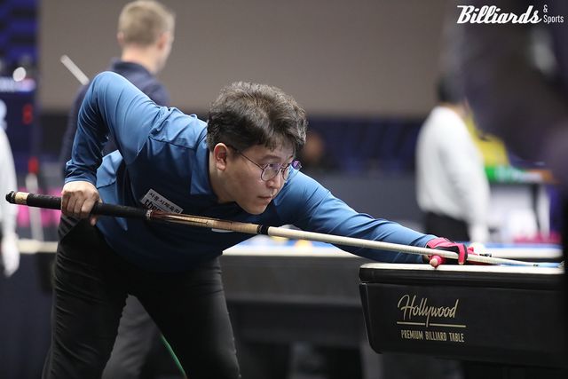 마지막 경기에서 마르코 자네티(이탈리아)를 꺾고 2승 1패로 E조 1위를 차지한 황봉주(시흥체육회).