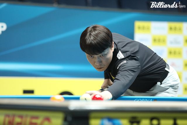 최성원(휴온스)은 32강에서 강상구를 3-0으로 제압했다.