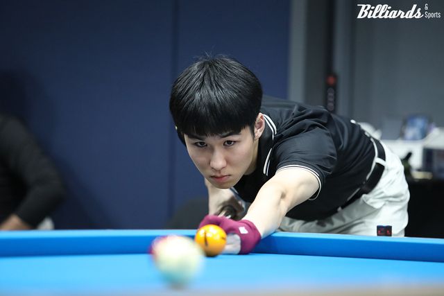 장현준은 이번 7차 투어 128강에서 하비에르 팔라손(휴온스)을 꺾고 처음으로 32강까지 올라왔다.