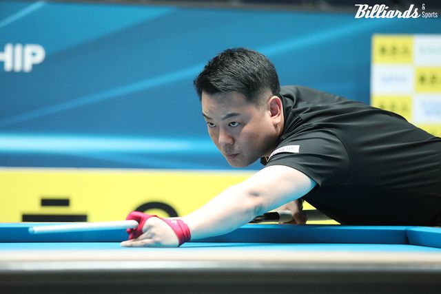 조재호는 응우옌득아인찌엔(베트남)을 세트스코어 3-0으로 누르고 16강에 올라왔다.