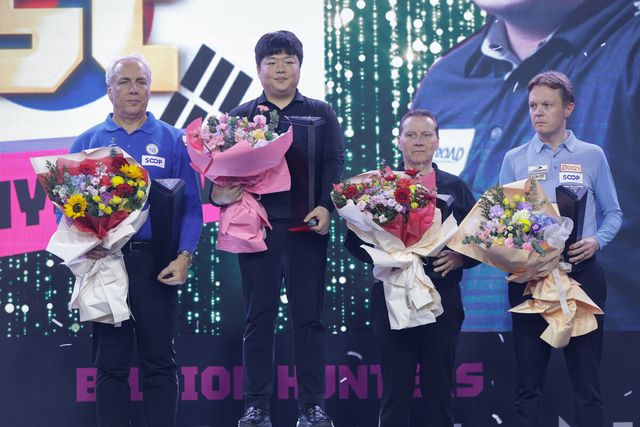 광주 당구월드컵 입상자들. 왼쪽부터 준우승 자네티, 우승 조명우, 공동 3위 멕스 호프만.