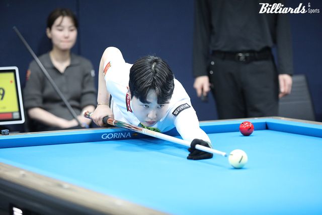 김세연(휴온스)은 강유진을 승부치기에서 꺾고 어렵게 16강을 밟았다.