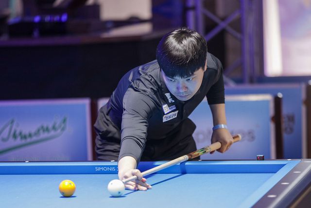 김행직은 2승1패를 기록해 조 2위로 32강전을 통과했다.