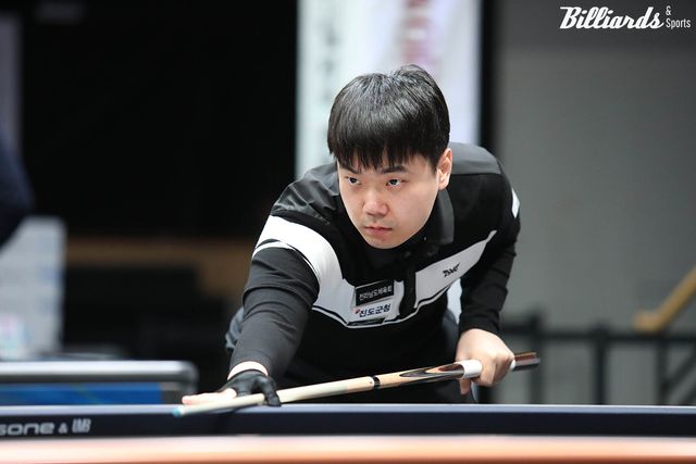 김행직(전남-진도군청)이 프랑스에서 열린 블루아 3쿠션 챌린지에서 한국 선수 중 유일하게 8강에 살아남았다.&nbsp; 사진=빌리어즈앤스포츠 DB