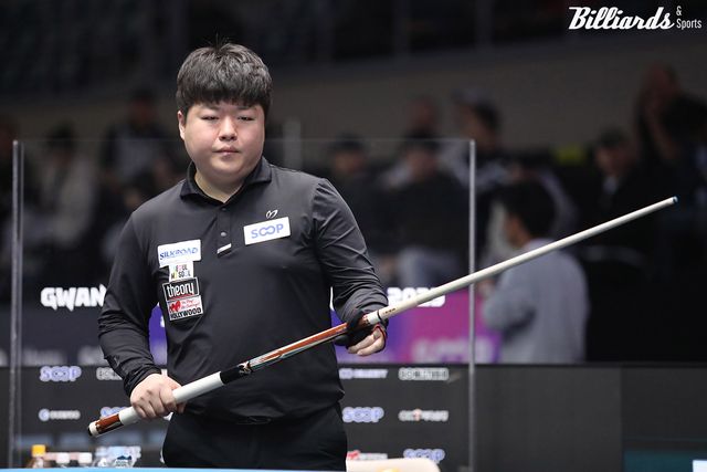 조별리그에서 맹타를 휘둘렀던 조명우(서울시청)는 16강에서 에디 멕스(벨기에)에게 아쉽게 패했다.