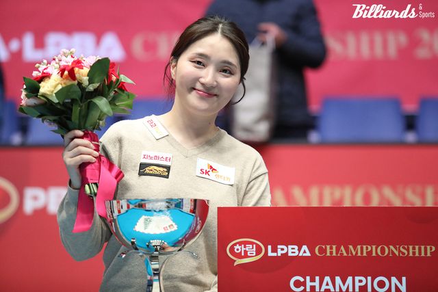 강지은(SK렌터카)은 8차 투어에서 4년 만에 우승을 차지하며 올해 피날레를 화려하게 장식했다.