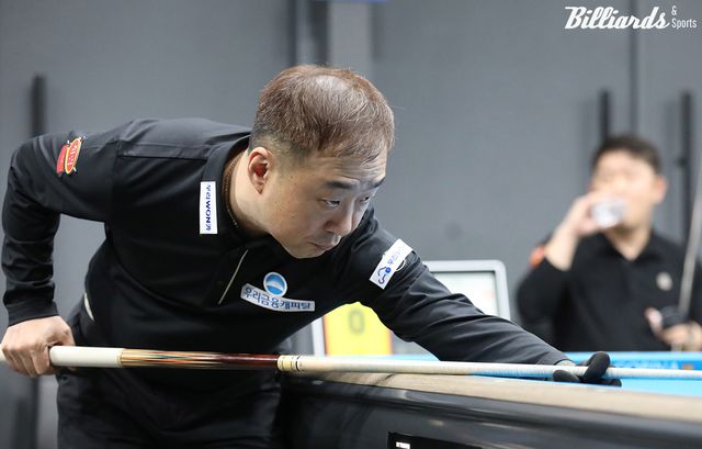 산체스에게 져 16강에서 탈락한 엄상필(우리금융캐피탈).&nbsp; 사진=고양/김민영 기자