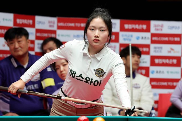 6세트에서 강지은을 꺾고 SK렌터카를 물리친 에스와이의 한지은.