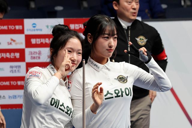 에스와이 빌더스의 한지은과 장가연.