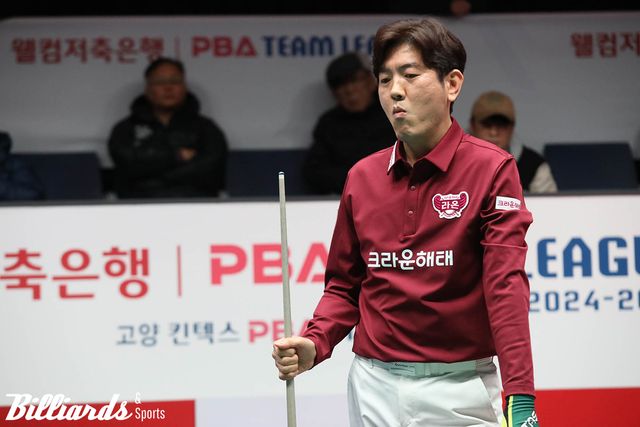 7세트에 나선 크라운해태의 주장 김재근.