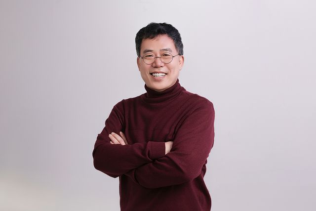 한국의 사단법인 대한당구연맹(KBF) 신임 회장에 당선돼 4년간 집행부를 이끌게 된 SOOP 서수길 대표.