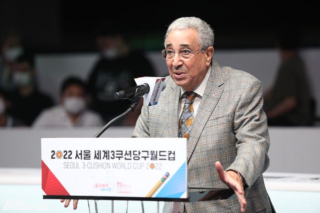 세계캐롬연맹(UMB) 회장이자 세계당구스포츠연맹(WCBS) 회장을 맡고 있는 파룩 바르키(이집트)가 세계 당구계의 목표에 대해 밝혔다.&nbsp; 빌리어즈앤스포츠 DB