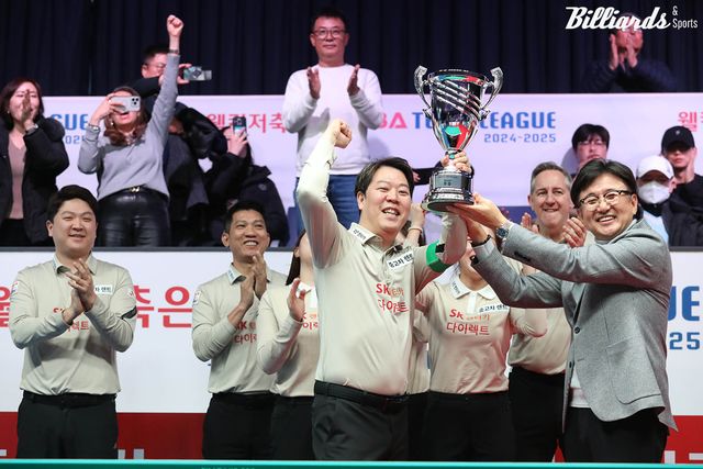 SK렌터카가 정규리그 5라운드 우승트로피를 차지하며 정규리그 종합 1위와 포스트시즌 파이널에 진출했다.&nbsp; 사진=고양/이용휘 기자