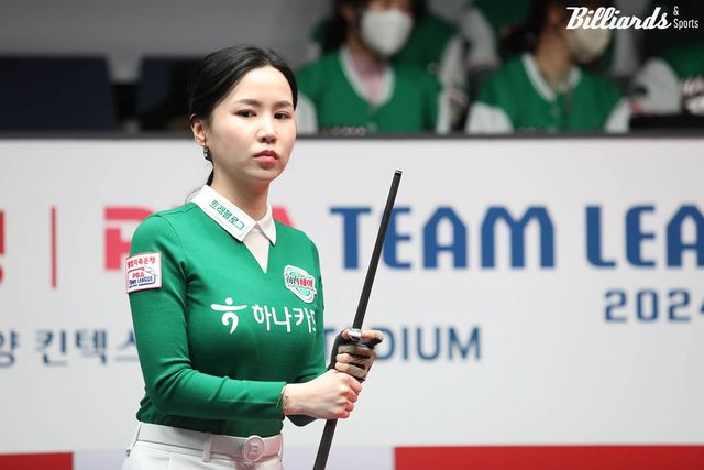 하나카드가 정규리그 마지막 경기에서 우리금융캐피탈을 4-1로 꺾고 5연승으로 시즌을 마감했다. 사진은 이날 2세트에 출전한 김진아.&nbsp; 사진=고양/이용휘 기자