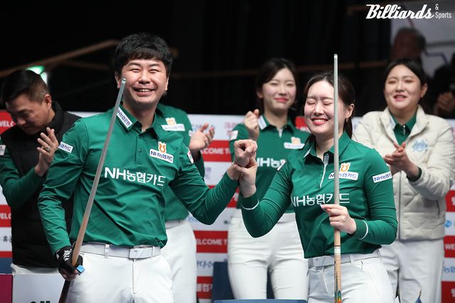 NH농협카드는 이날 4세트 혼합복식에서 김현우1-김보미가 승리를 거두고 2-2 동점을 만들었다. 김현우1은 1세트 9득점에 이어 4세트도 5점을 쳐 승리를 거두면서 이날 좋은 활약을 보여줬다.&nbsp;