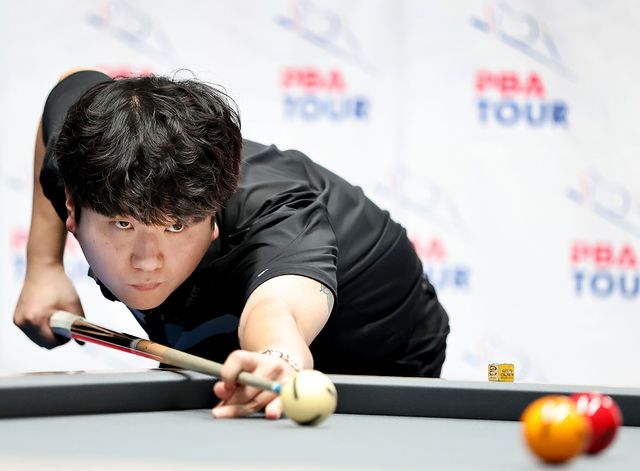 2차 투어 우승자 이태희는 3전 전승으로 32강 진출을 확정했다.