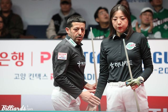 하나카드가 배수의 진을 친 플레이오프 3차전에서 세트오더에 변경을 줘 반전을 노리고 있다. 4세트 혼합복식에 출전하는 하나카드의 혼합복식팀 무라트 나지 초클루(왼쪽)-사카이 아야코.&nbsp; 사진=이용휘 기자