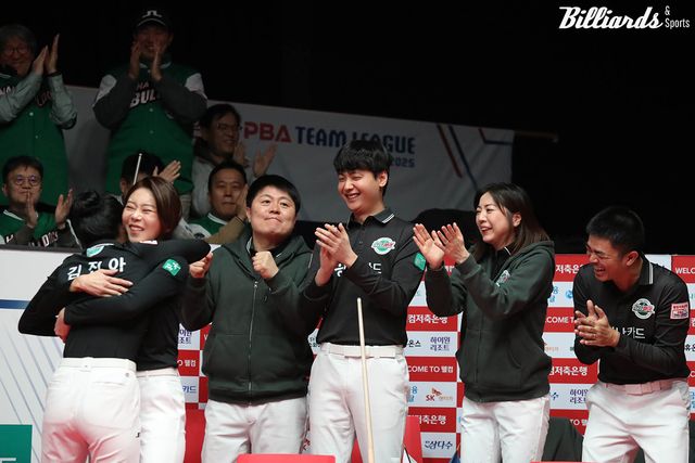 정규리그에서 2세트 여자복식에 나와 좋은 활약을 보였던 김가영-김진아가 이번 3차전에 출전한다.