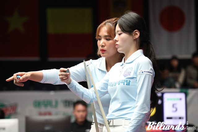 2세트에 호흡을 맞춘 스롱 피아비와 서한솔.