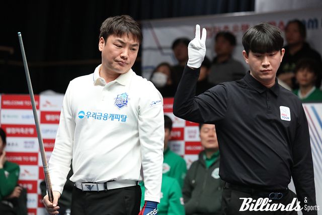 강민구(우리금융캐피탈)는 3세트에서 응우옌꾸옥응우옌(하나카드)를 꺾고 유일하게 1승을 팀에 안겼다.