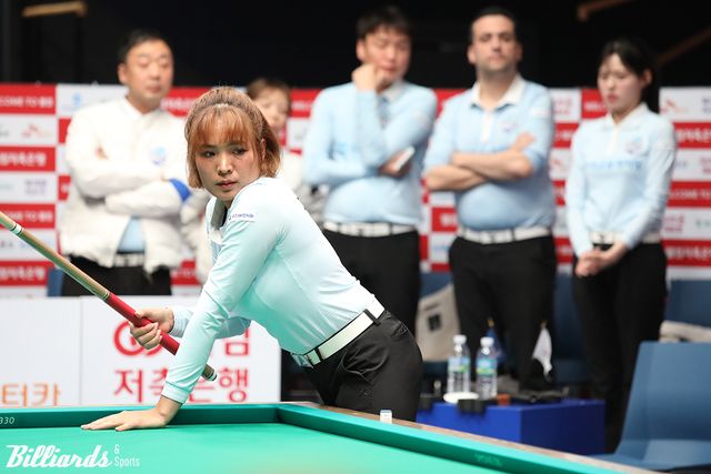 스롱은 우리금융캐피탈이 패한 3, 4차전에서 단복식전에 세 차례 나와 모두 패했고, 5차전에서 다시 한번 김가영과 맞대결을 예고됐다.