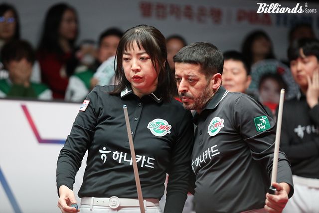 4세트 혼합복식에서 하나카드는 사카이 아야코-무라트 나지 초클루가 한 세트를 만회했다.