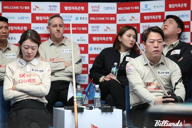 SK렌터카가 파이널 2차전 4세트 혼합복식에 강동궁-히다 오리에(일본)를 투입시키는 비장의 카드를 내밀었다. 사진은 지난 15일에 열린 5라운드 마지막 날 크라운해태전에서 4세트 혼합복식에 한 차례 출전한 강동궁-히다.&nbsp; 사진=고양/이용휘 기자