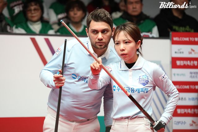 우리금융캐피탈의 4세트 혼합복식전에 4라운드부터 고정 투입됐던 잔 차파크(튀르키예)-김민영.