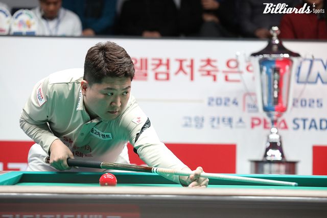 4세트 혼합복식에서 활약한 SK렌터카의 조건휘.