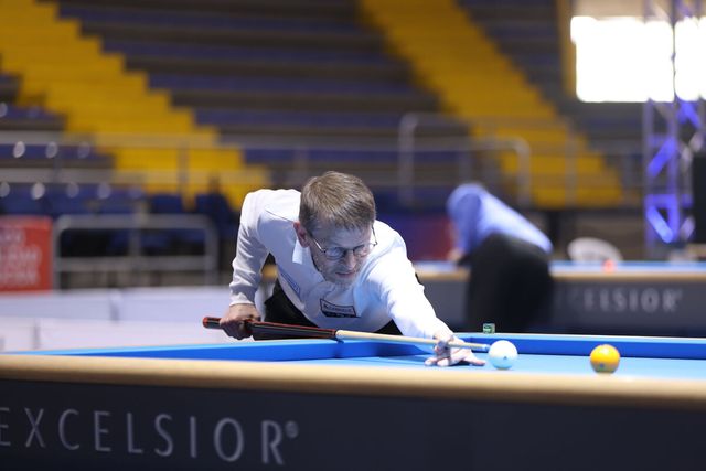 토브욘 블롬달(스웨덴)이 보고타 3쿠션 당구월드컵 최종예선에서 2승으로 조 1위에 오르며 본선에 진출했다.