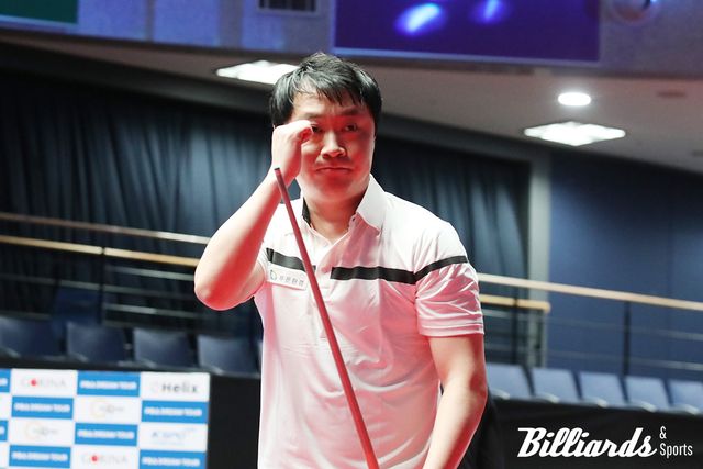 5세트에서 승리한 김태호2가 승리의 세리머니를 하고 있다.