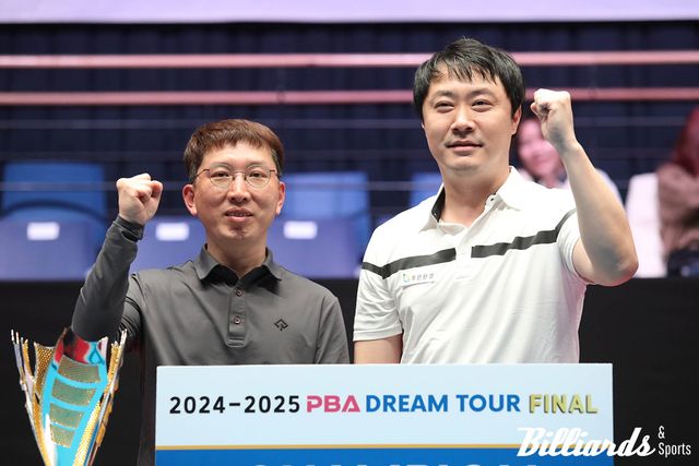 우승자 김태호2(오른쪽)와 나란히 시상식에 선 김성민2(왼쪽)