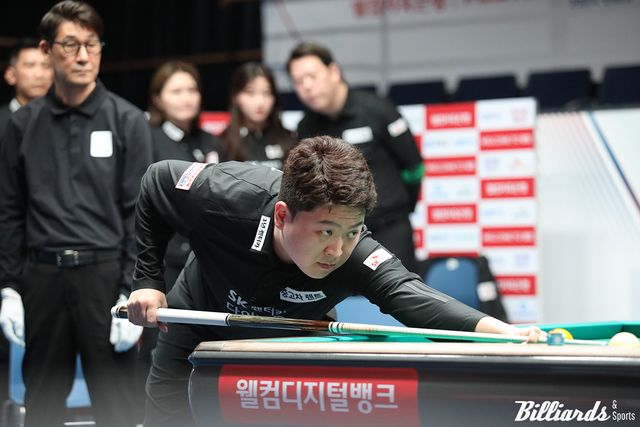 1세트에서 김영원과 스카치 맞대결을 승리한 조건휘.