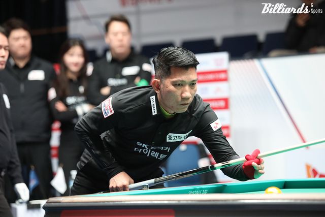 7세트를 따내 SK렌터카의 신승을 견인한 응오딘나이(베트남).