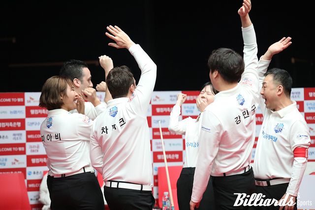 에스와이를 꺾고 5라운드 첫 승리를 손에 넣은 우리금융캐피탈