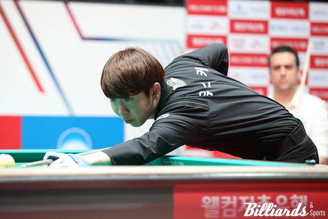 모리 유스케(에스와이)는 5세트 남자단식에서 다비드 사파타(우리금융캐피탈)를 11:0으로 제압하고 추격의 불씨를 댕겼다.