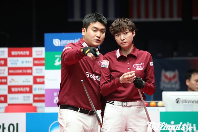 4세트에서 완벽한 호흡을 자랑한 오태준과 임정숙(크라운해태)