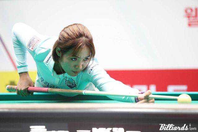 스롱 피아비(캄보디아)는 2세트 여자복식에서 6점을 치며 활약했다.&nbsp;