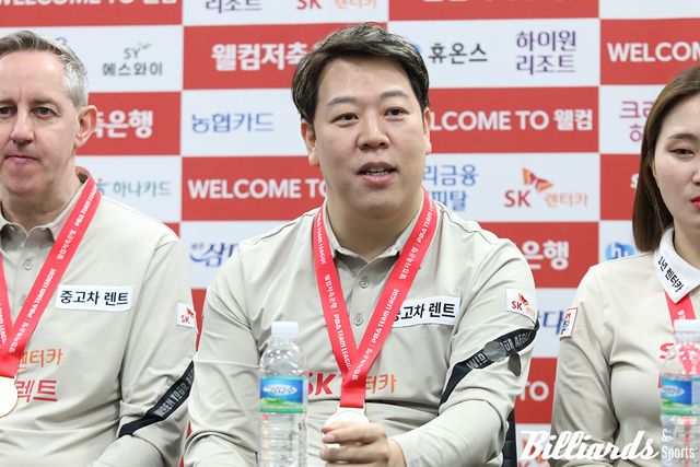 '웰컴저축은행 PBA 팀리그 2024-2025' 포스트시즌 파이널 우승팀 SK렌터카 주장 강동궁이 시상식 후 기자회견에 임하고 있다. 사진=고양/이용휘 기자