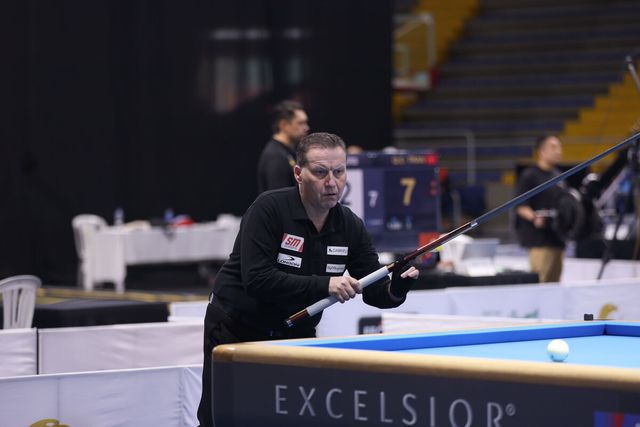 에디 멕스(벨기에)는 16강에서 사미흐 시덤(이집트)을 꺾고 8강에 올라와 쩐딴룩과 승부를 벌인다.