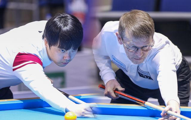 톱랭커 시드권에서 밀려나 최종예선부터 출전한 한국의 김행직(왼쪽)과 토브욘 블롬달(오른쪽)이 보고타 3쿠션 당구월드컵 16강에 진출했다.&nbsp; 사진=SOOP 제공